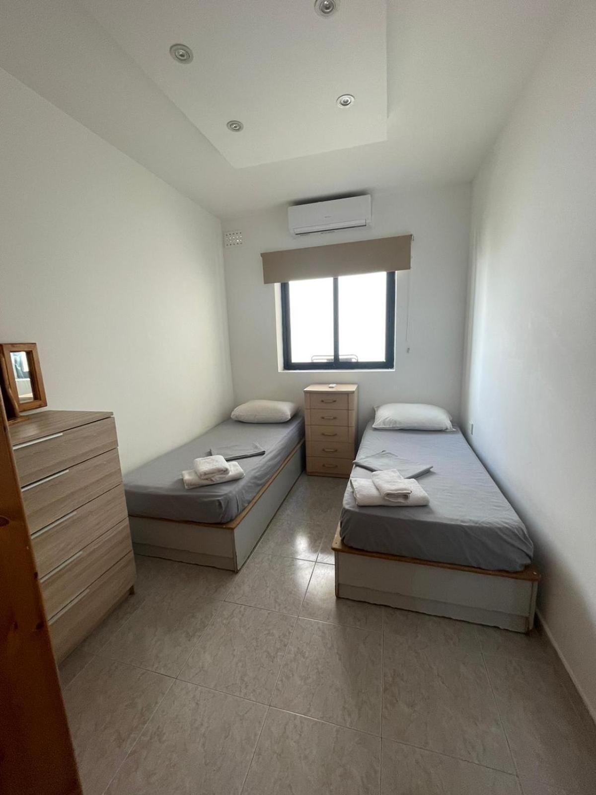 No 6 Poseidon Apartment Saint Julian's Екстериор снимка